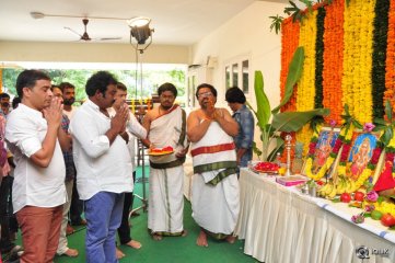 Yevado Okadu Movie Opening